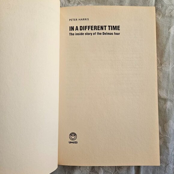 4/$25 In a Different Time by Peter Harris - Paperback - Picture 3 of 6